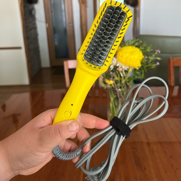 Drybar The Baby Brush Crush Mini Heated Straightening Brush - Picture 1 of 5